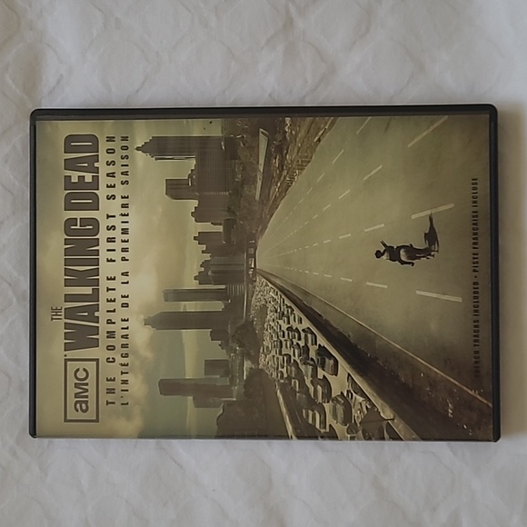 WALKING DEAD DVDs Seasons 1, 2 & 3 - Picture 2 of 14